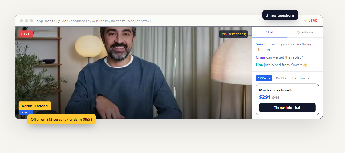 غرفة الويبينار المباشر في Webinly مع الدردشة والاستطلاع وبطاقة العرض